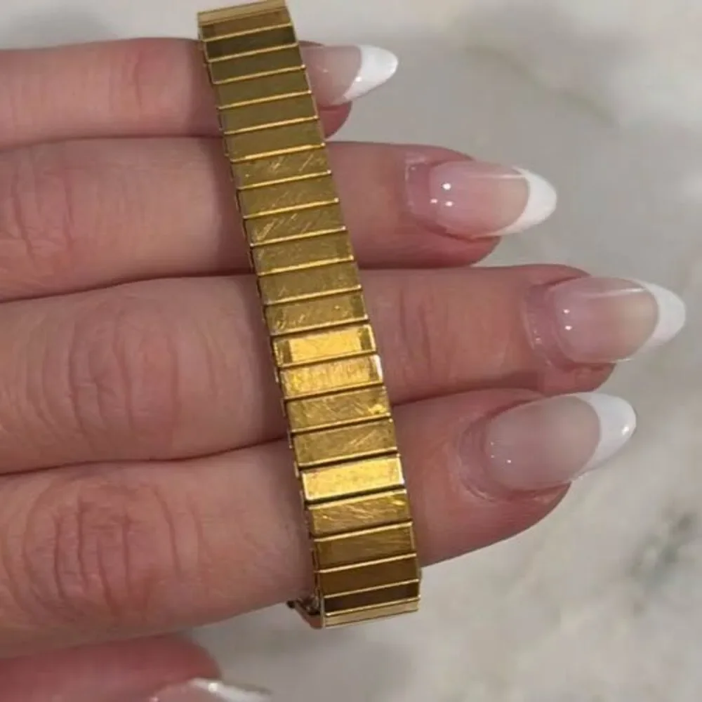 Vintage Pulsar Quartz Gold-Tone Women's Watch Champagne Dial Date Expansion Band
